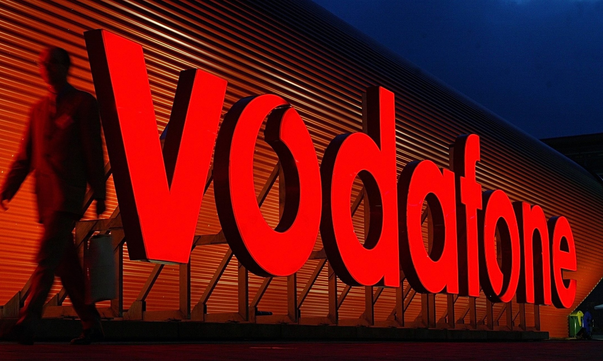 Vodafone fournit des mégaoctets et des minutes gratuits aux Ukrainiens en itinérance en Roumanie, en Moldavie, en Hongrie et en Pologne.