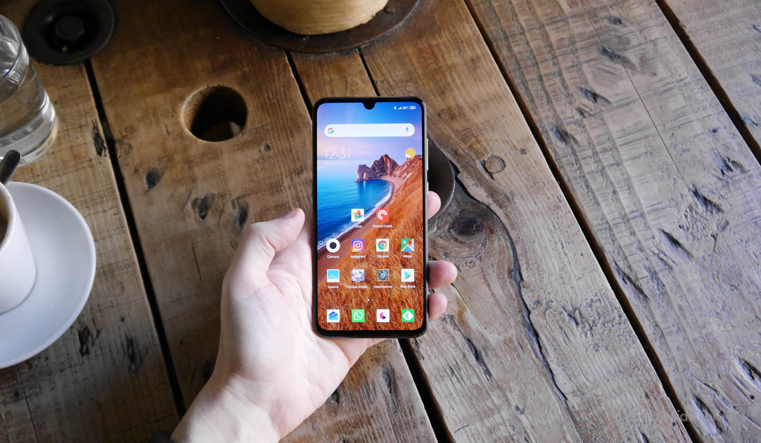 Nie tylko Mi 9: Xiaomi doda funkcję DC Dimming  do wszystkich smartfonów z wyświetlaczem OLED