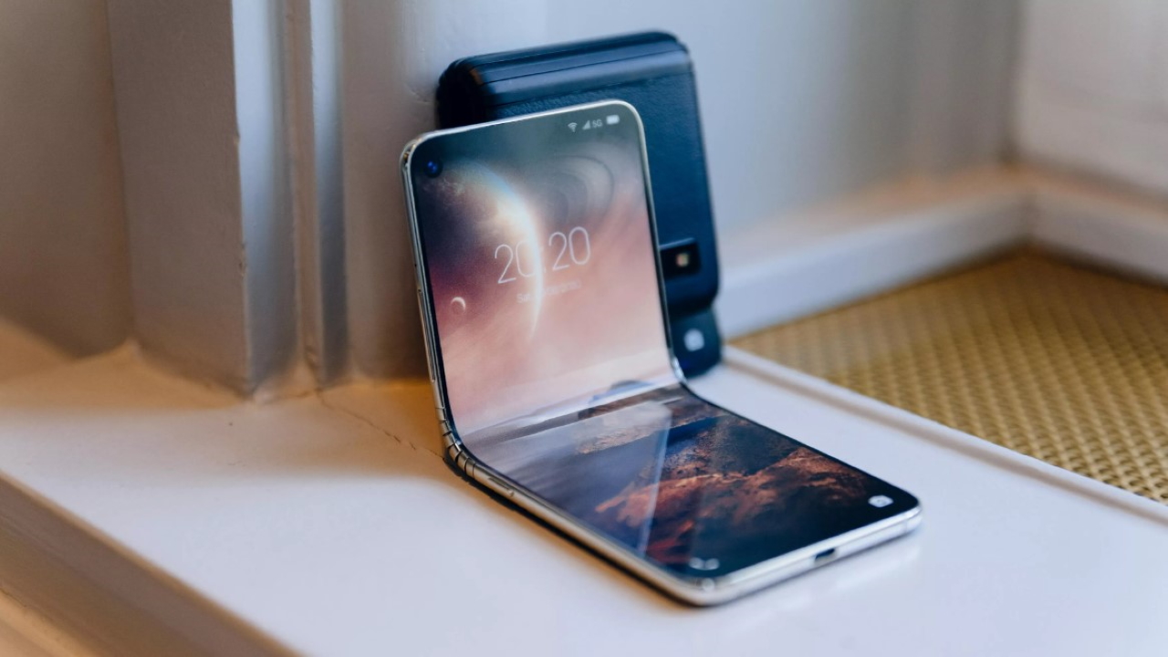 Xiaomi працює над смартфоном з дизайном, як у «розкладачки» Motorola RAZR
