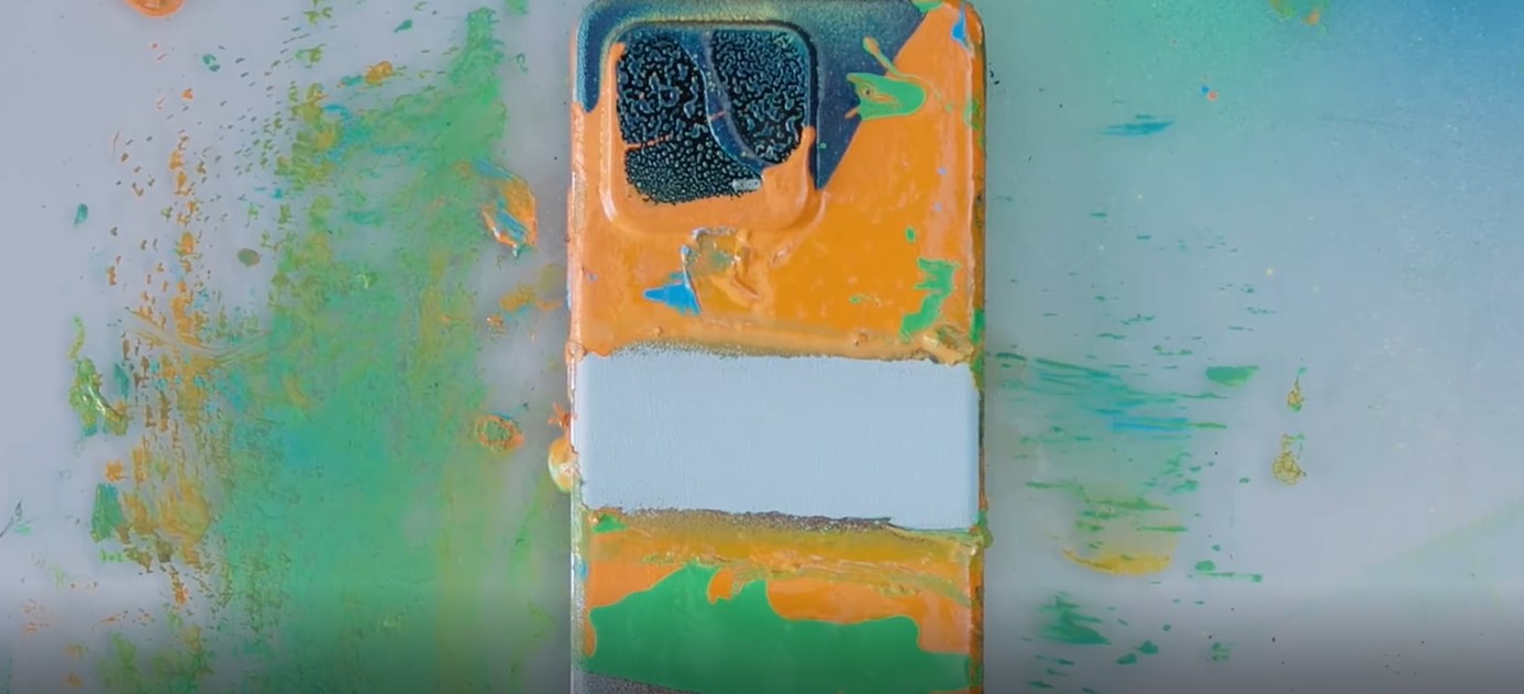Наношкіра: флагмани Xiaomi 13 отримають спеціальне брудовідштовхувальне покриття