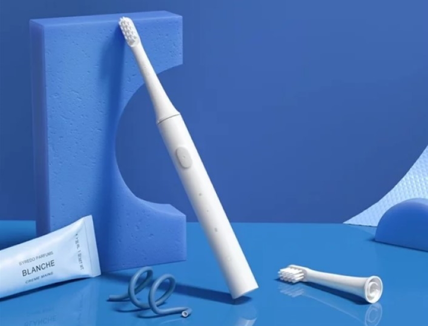 Xiaomi MiJia T100 Sonic Electric Toothbrush: зубна щітка з двома режимами чистики, захистом IPX7 та цінником у $5