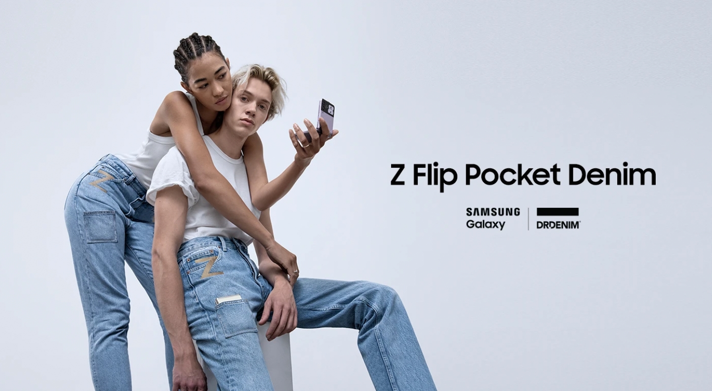 Samsung ha svelato... Jeans con una tasca separata per il Galaxy Z Flip 3 per $1120