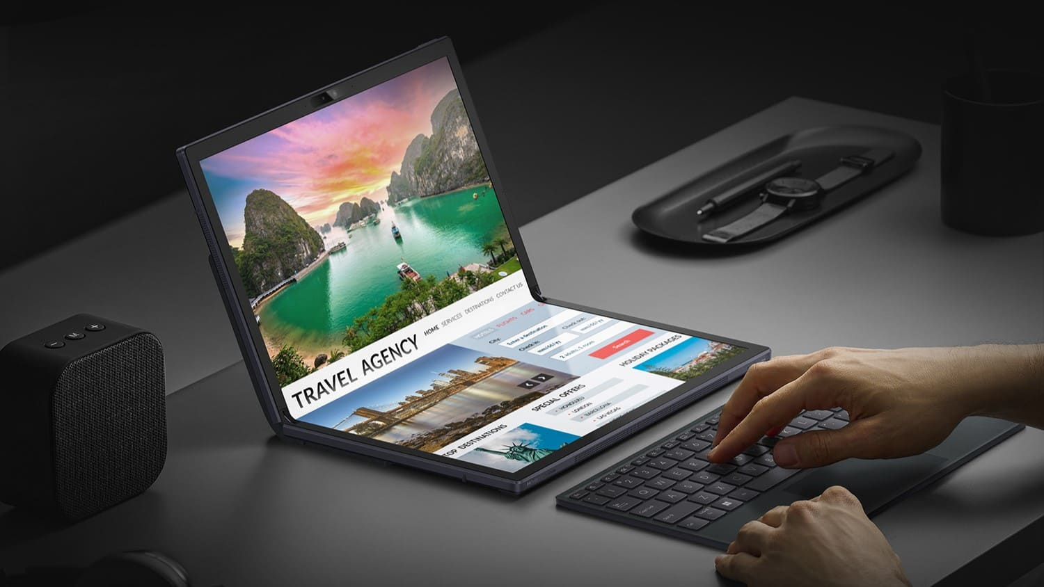 ASUS Zenbook 17 FOLD OLED con pantalla plegable sale a la venta por 2800 dólares