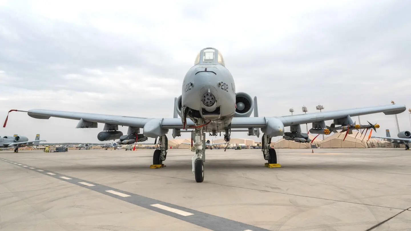 Det ikoniske angrepsflyet A-10 Thunderbolt II kan nå bruke APKWS II-missiler og GBU-39/B-styrte bomber med liten diameter.
