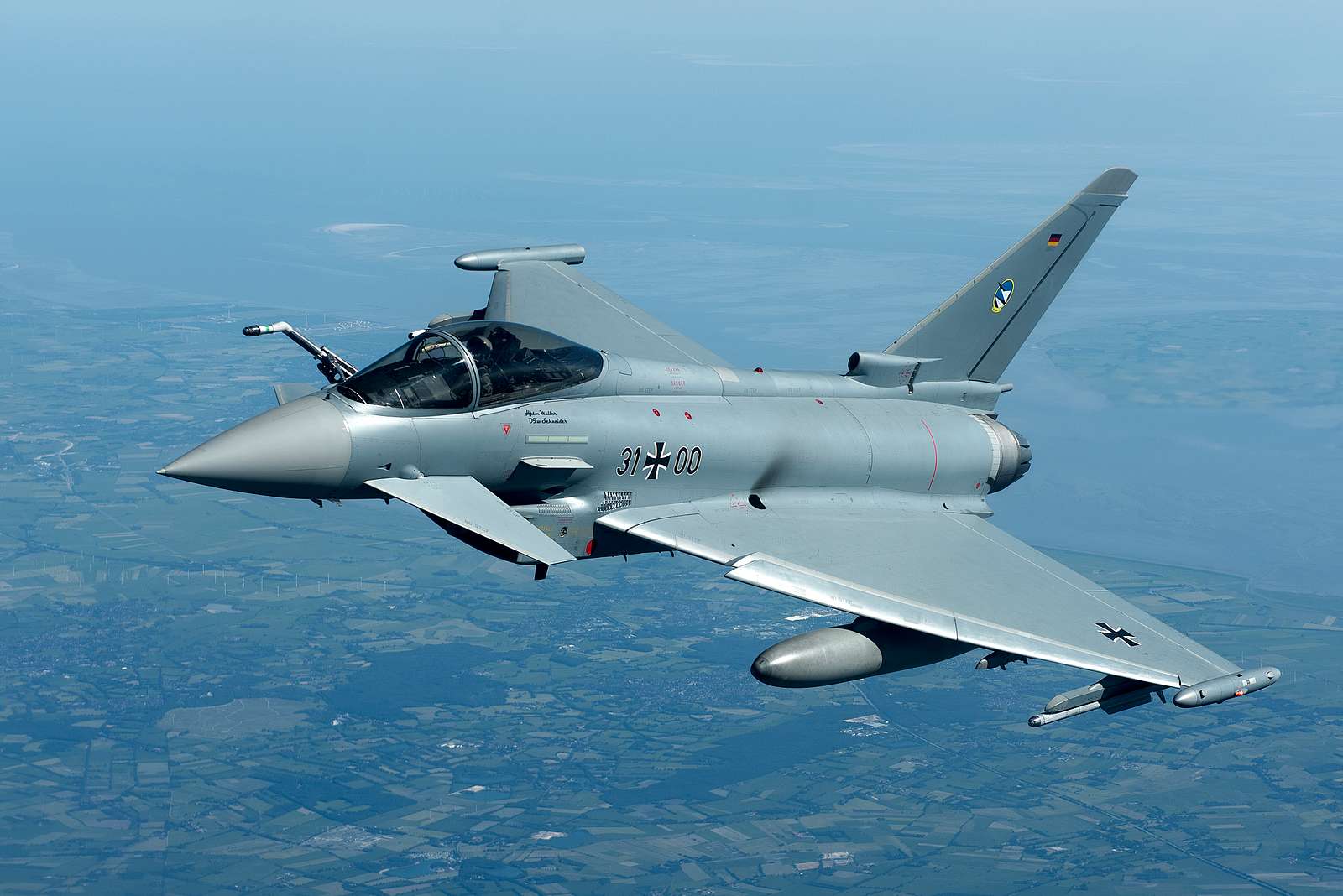 Alemania lleva a los cielos dos cazas polivalentes Eurofighter Typhoon para interceptar aviones rusos MiG-31, Su-27 e Il-62M