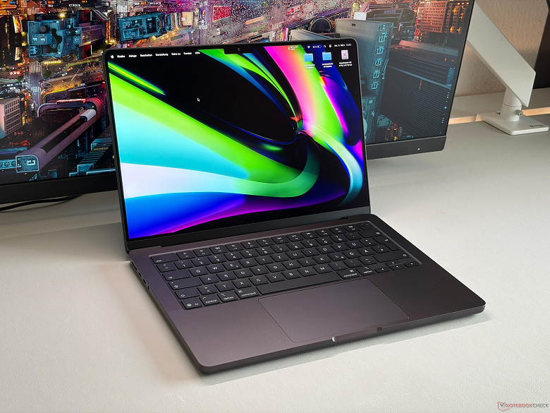 MacBook Pro 14 M5 Max