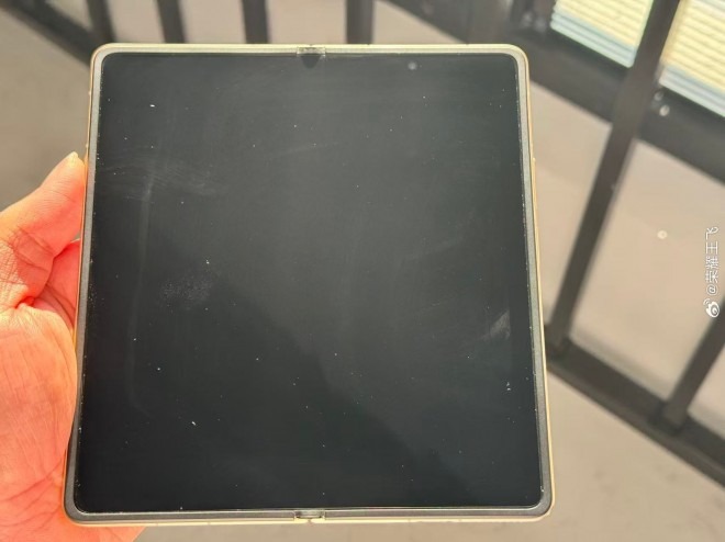 Шарнір та корпус Honor Magic V6