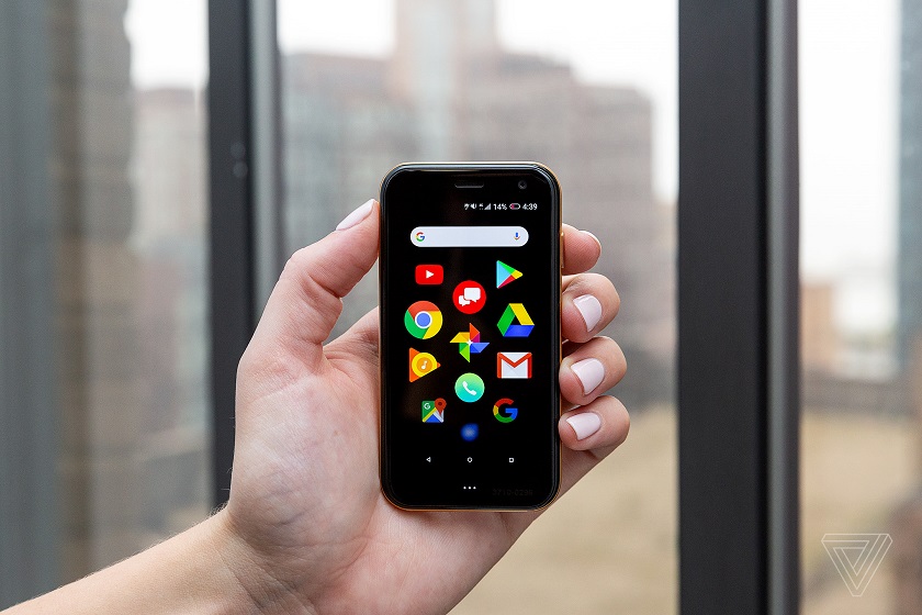 Мініатюрні смартфони Palm Phone вирушають підкорювати Китай
