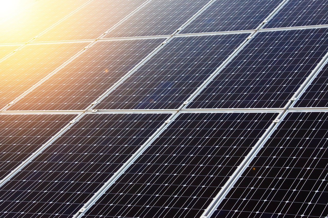 Photovoltaic cell and battery in one - the future of solar power plants