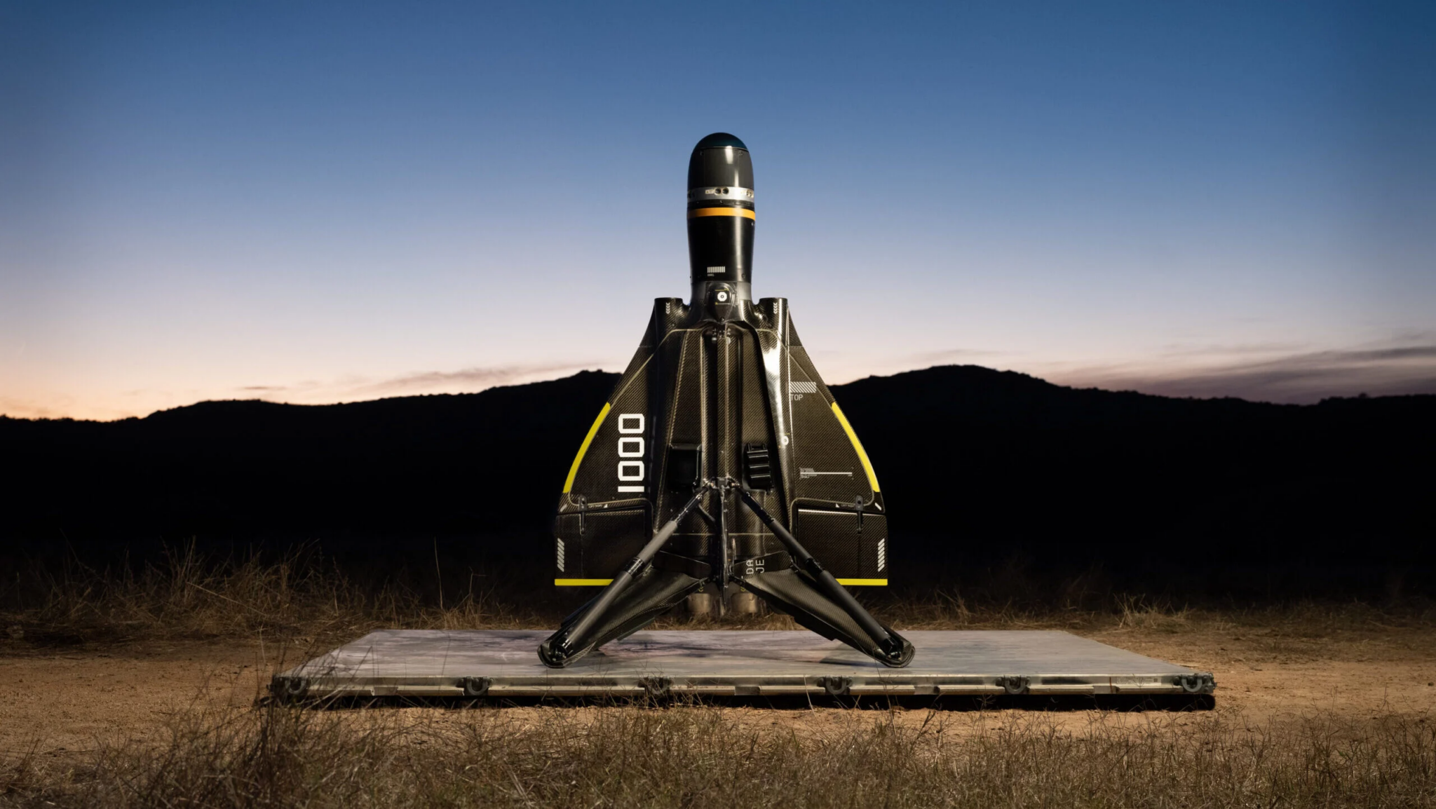 Anduril Roadrunner è il primo intercettore senza equipaggio riutilizzabile al mondo che può atterrare come il razzo Falcon 9 di SpaceX