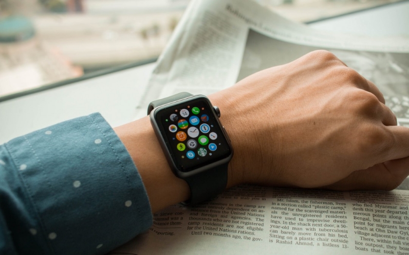 KGI: «умные» часы Apple Watch 4 получат новый дизайн и увеличенный экран