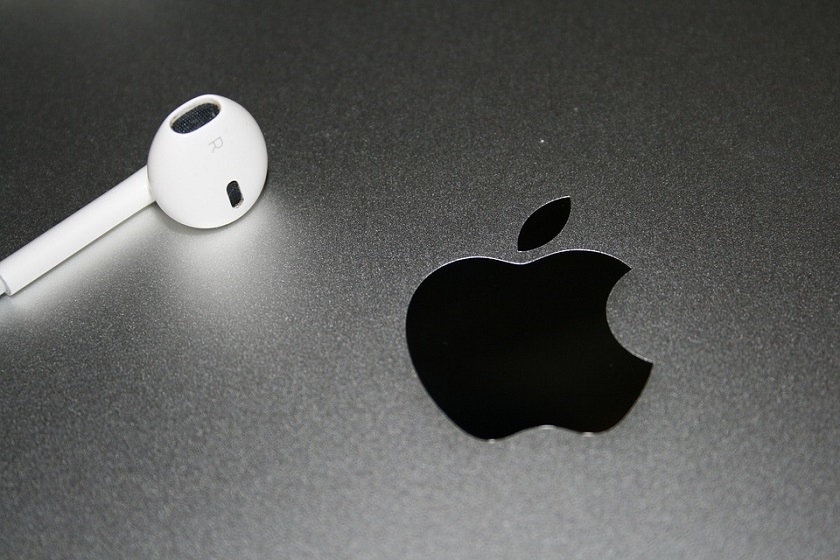 Apple запатентовала наушники-трансформеры, которые превращаются в колонки