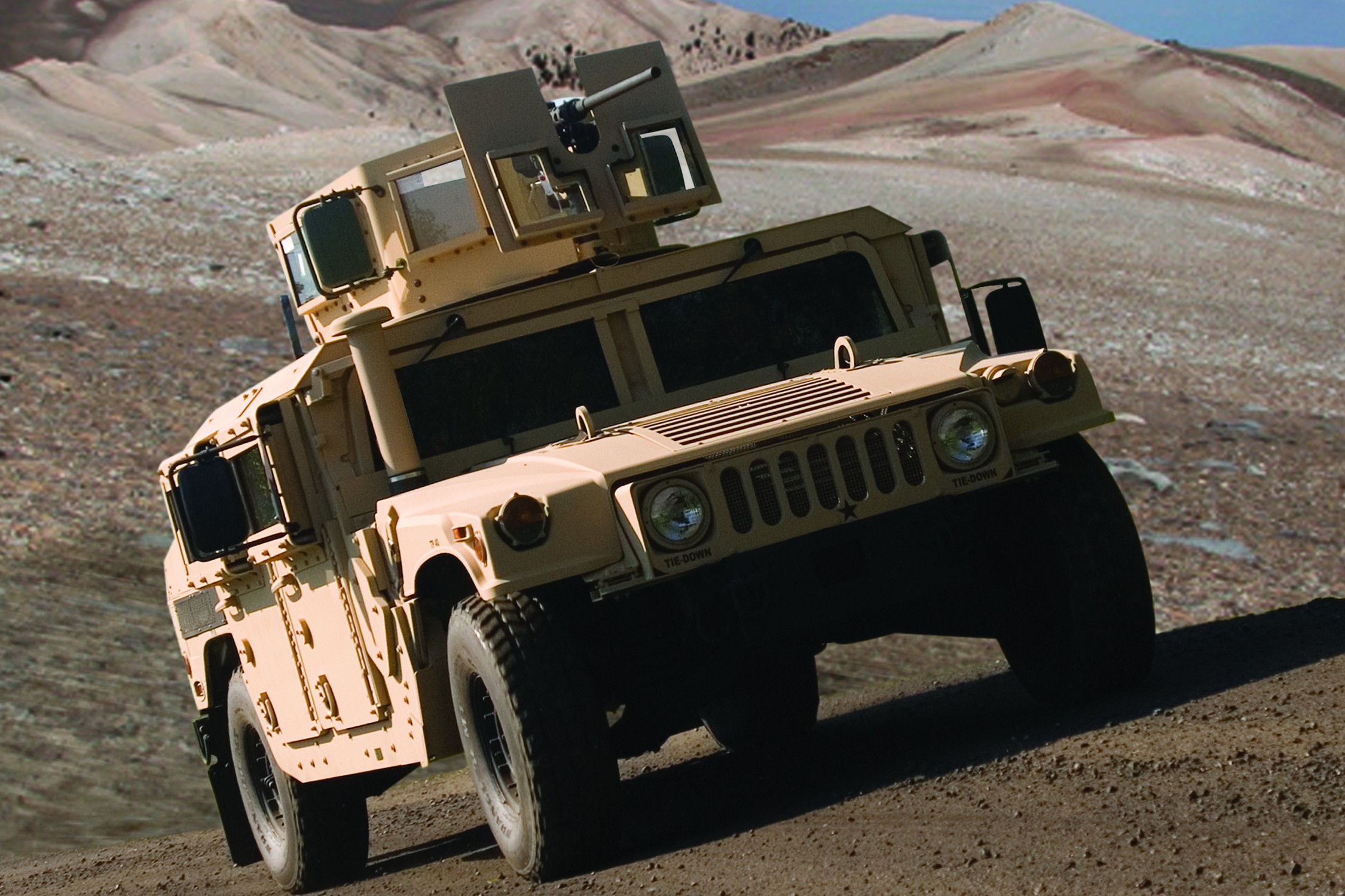 AM General a reçu 733 millions de dollars pour produire le Humvee en véhicule à capacité élargie pour l'armée américaine.