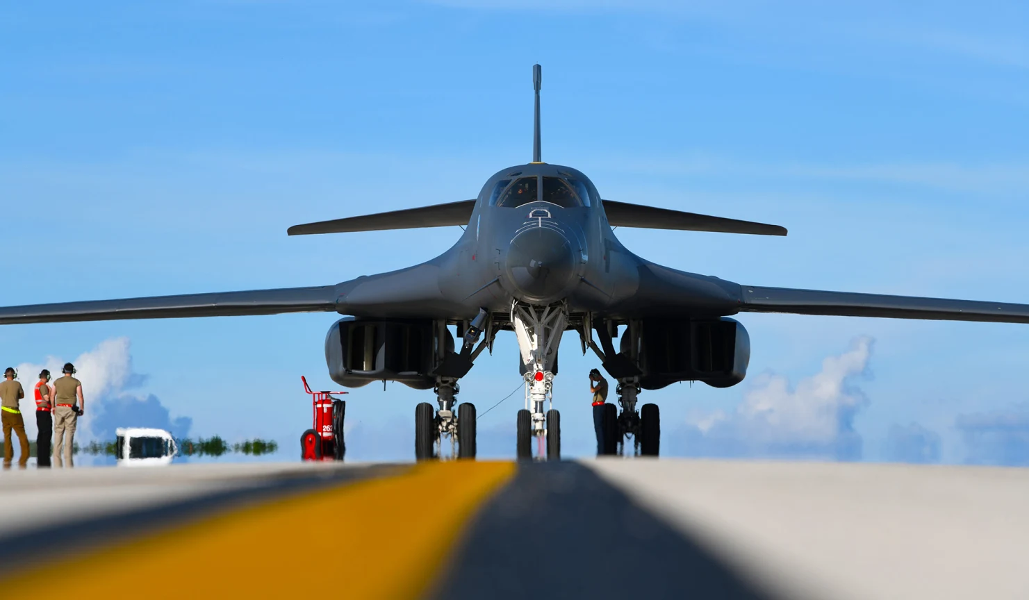 L'armée de l'air américaine souhaite retirer le premier bombardier stratégique supersonique B-1B Lancer depuis 2021 - tous les appareils seront retirés du service d'ici le début des années 2030.