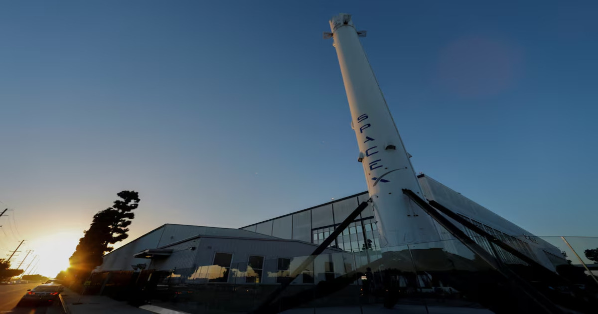 SpaceX is developing a $1.8bn network of spy satellites for the US