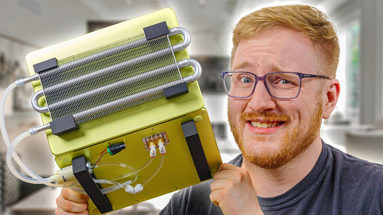 Модифицированный MacBook Neo с водоблоком