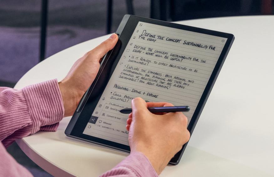 Lenovo presenta il blocco note digitale Smart Paper: la risposta da 400  dollari al Kindle Scribe di