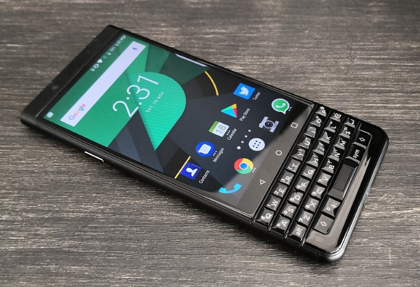 BlackBerry KEYone начал получать стабильную версию Android Oreo