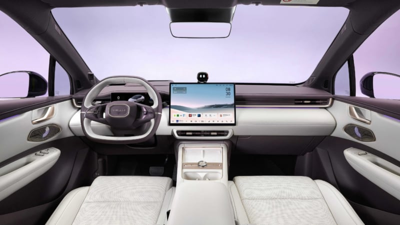 Интерьер Lynk  Co 02