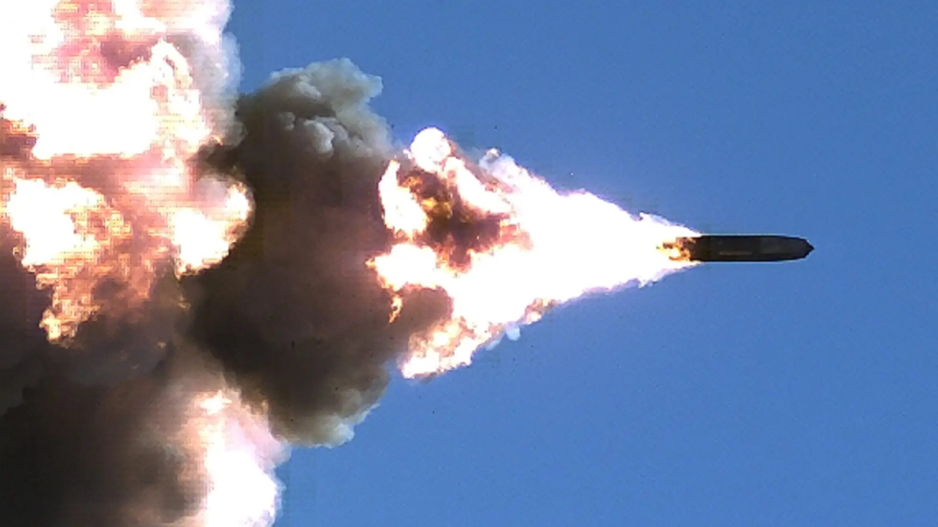 Boeing показала вдосконалений далекобійний снаряд Ramjet 155 з прямопотоковим реактивним двигуном, який зможе вражати цілі в радіусі 150 км