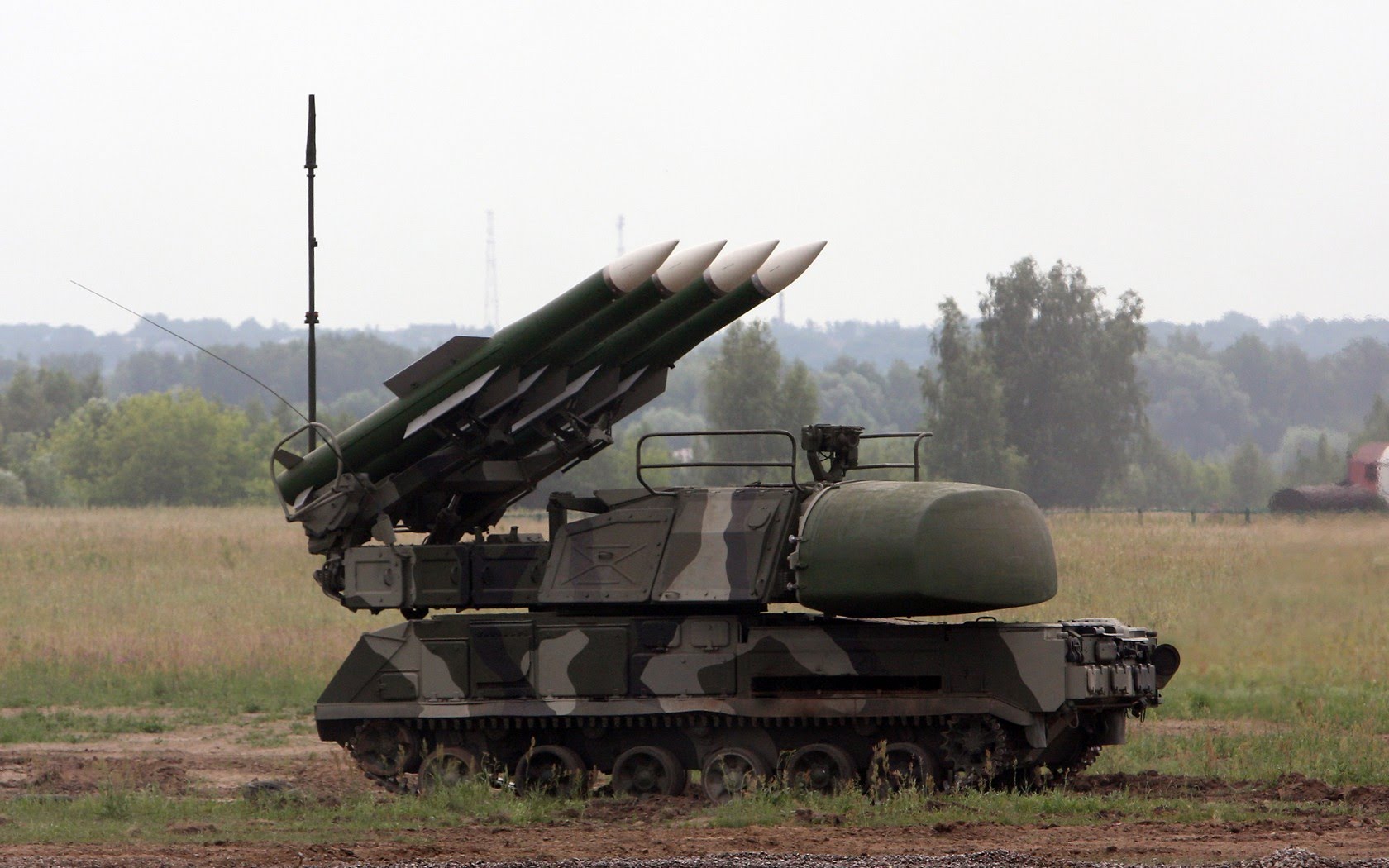 «Видовище, на яке можна дивитися вічно»: українські артилеристи показали, як знищили російський «Бук» (відео)