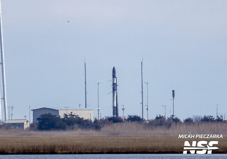 Ракета HASTE на стартовому майданчику