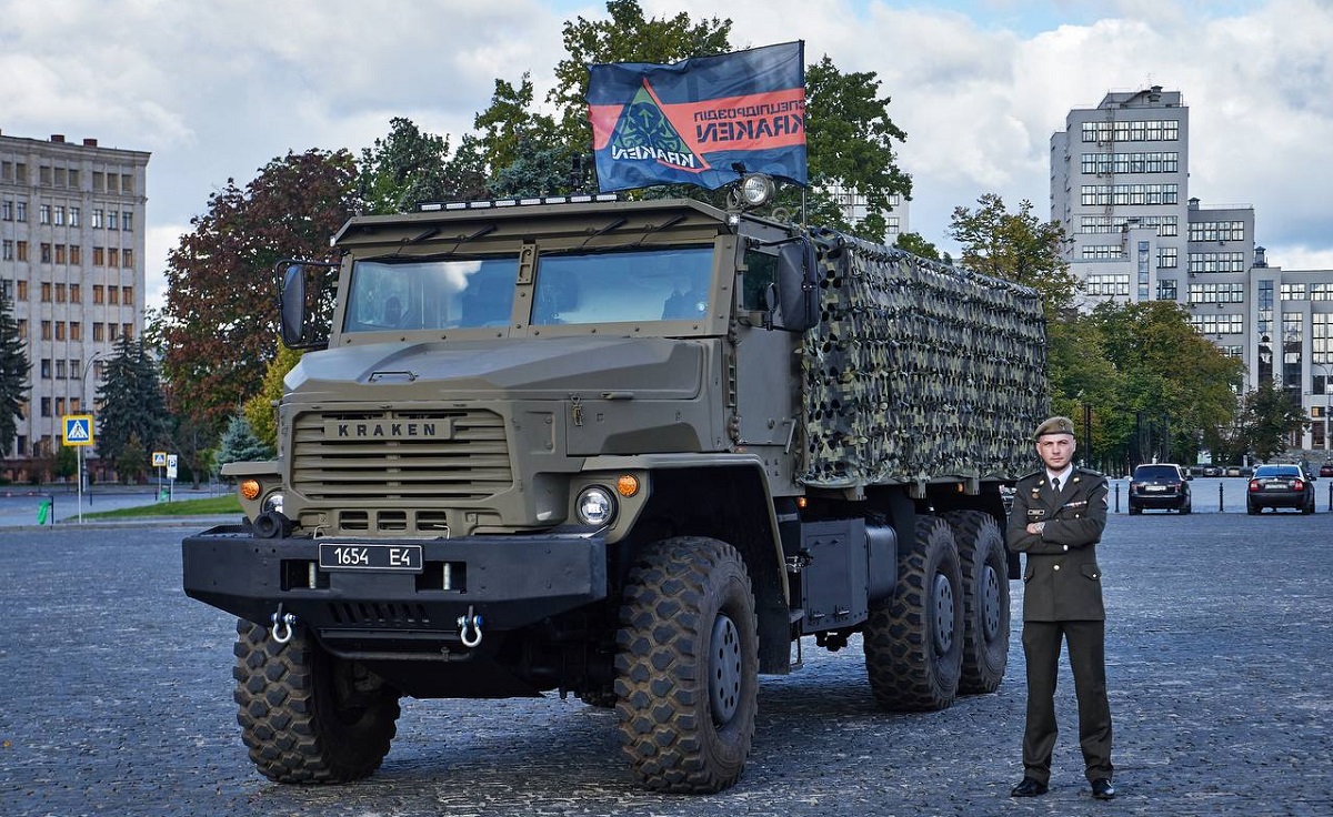 L'unité spéciale KRAKEN s'est armée d'un véhicule blindé russe Tornado-U capturé en 2022.