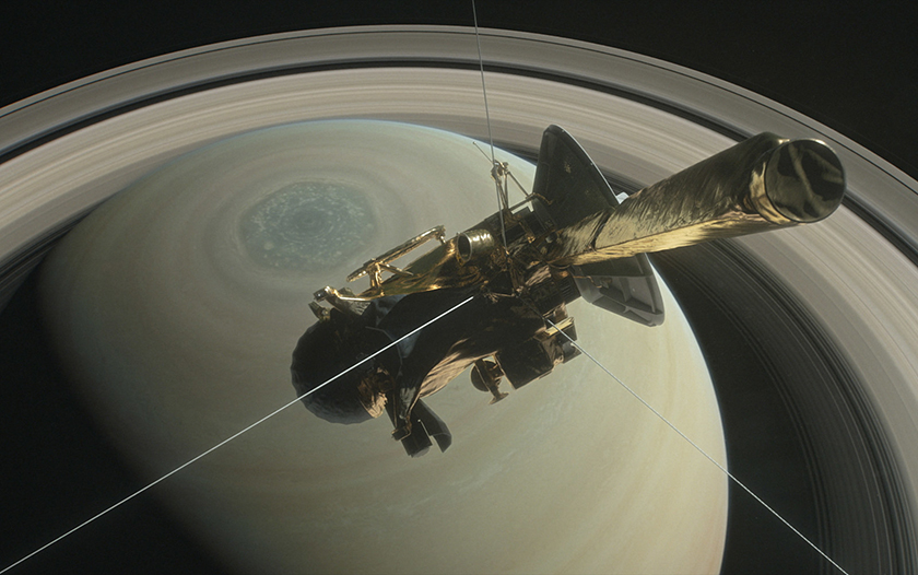 NASA сожжет зонд Cassini в атмосфере Сатурна