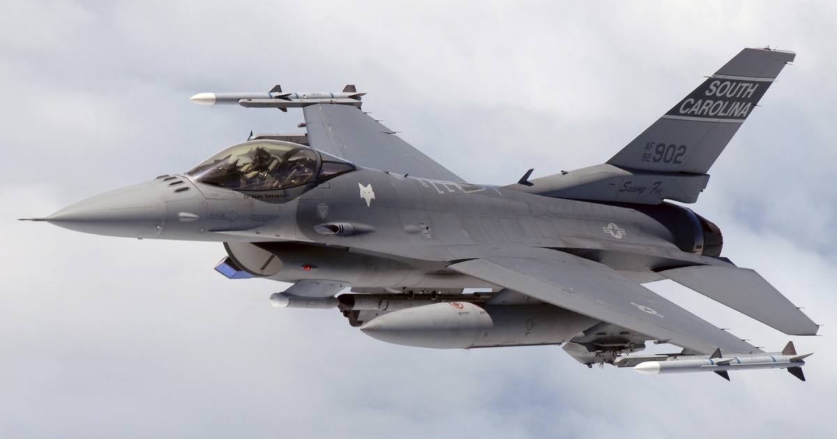Lockheed Martin è pronta ad addestrare i piloti ucraini a pilotare i caccia F-16 di quarta generazione
