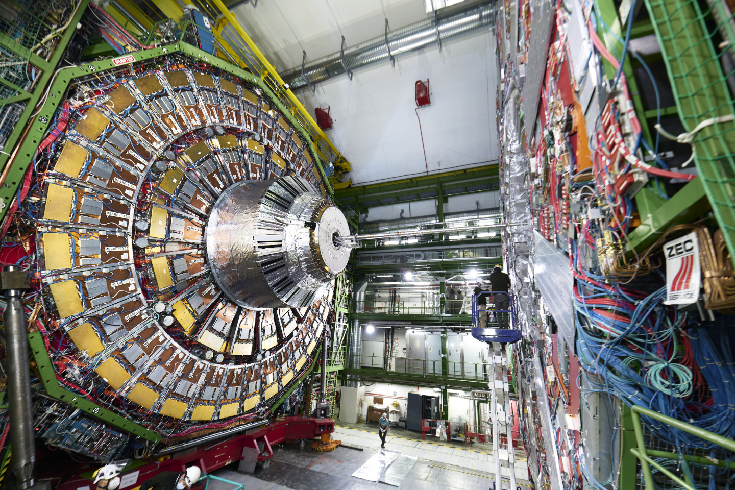 Il laboratorio di fisica del CERN ha scoperto tre nuove "particelle esotiche"