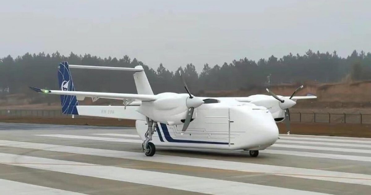 Puede volar 500 km: Los chinos desarrollan el UAV bimotor HH-100 
