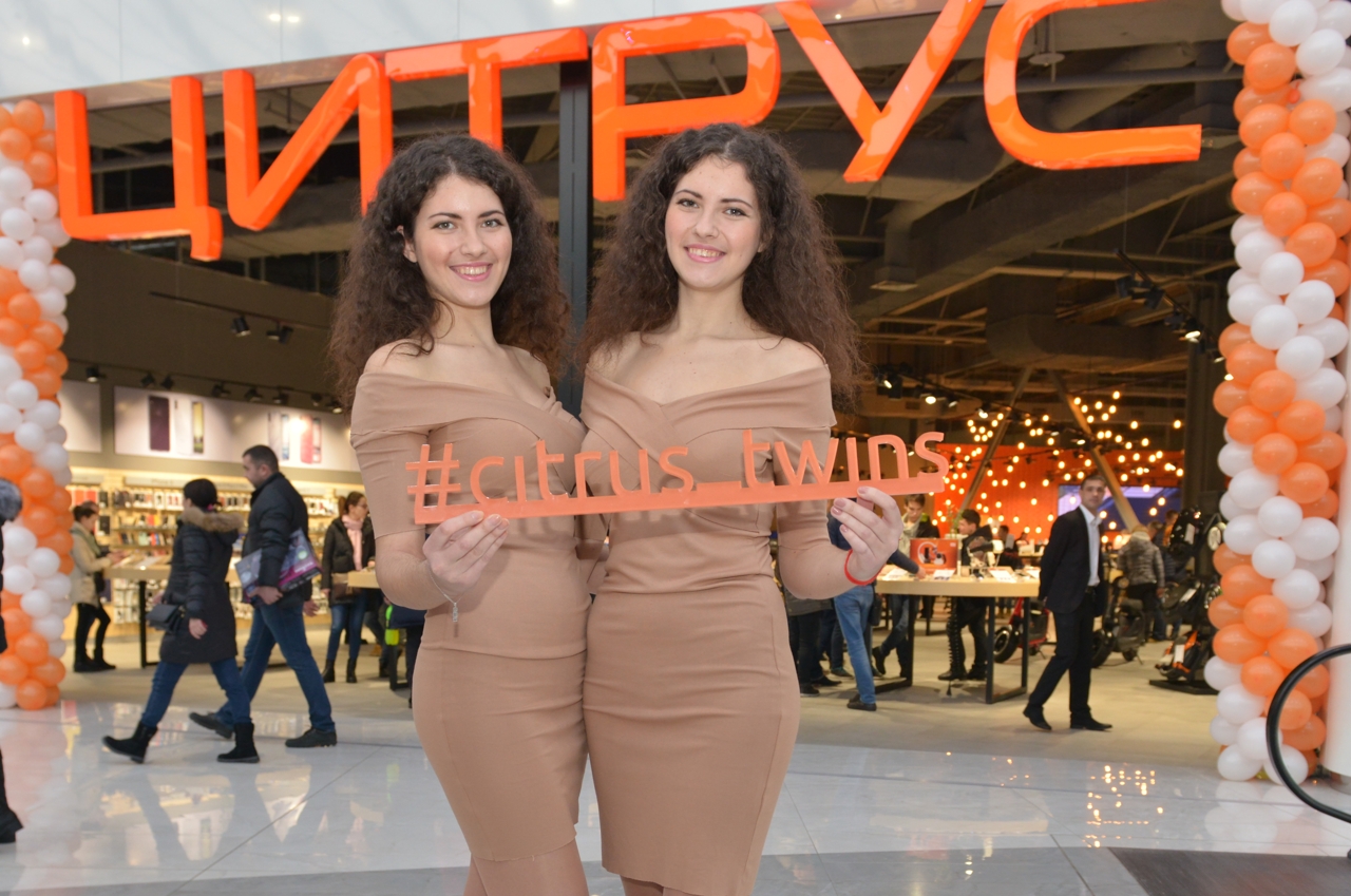 The show of twins and UAH 20,000 for the purchase of Apple equipment: Citrus opened the flagship store in Kiev