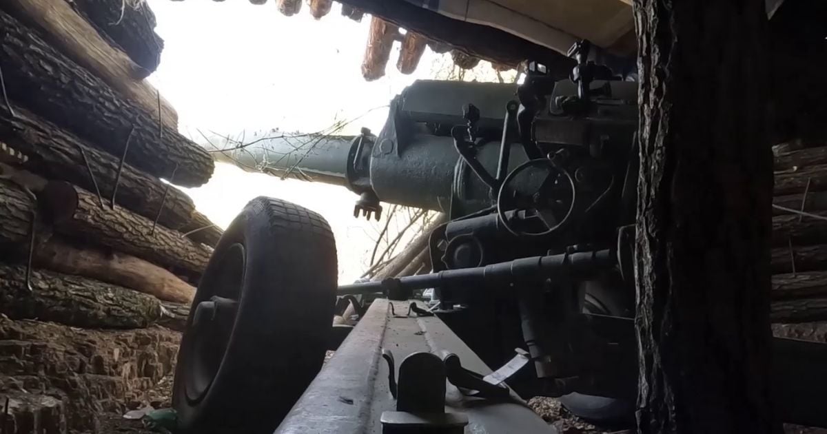 Russians started using D-74 guns of the 1950s