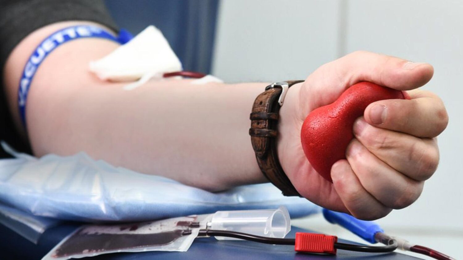 Gli scienziati hanno trovato un modo per creare un donatore di sangue universale