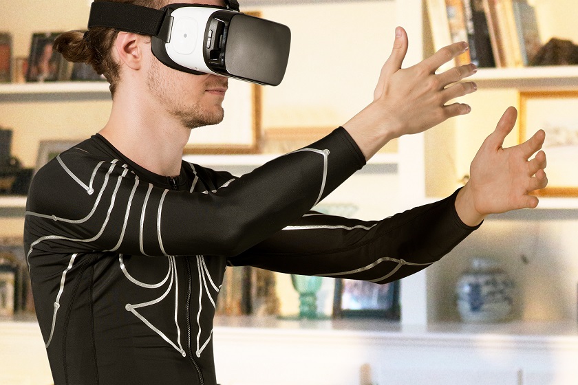 Кофта на змейке Xenoma e-skin превращает тело в VR-контроллер