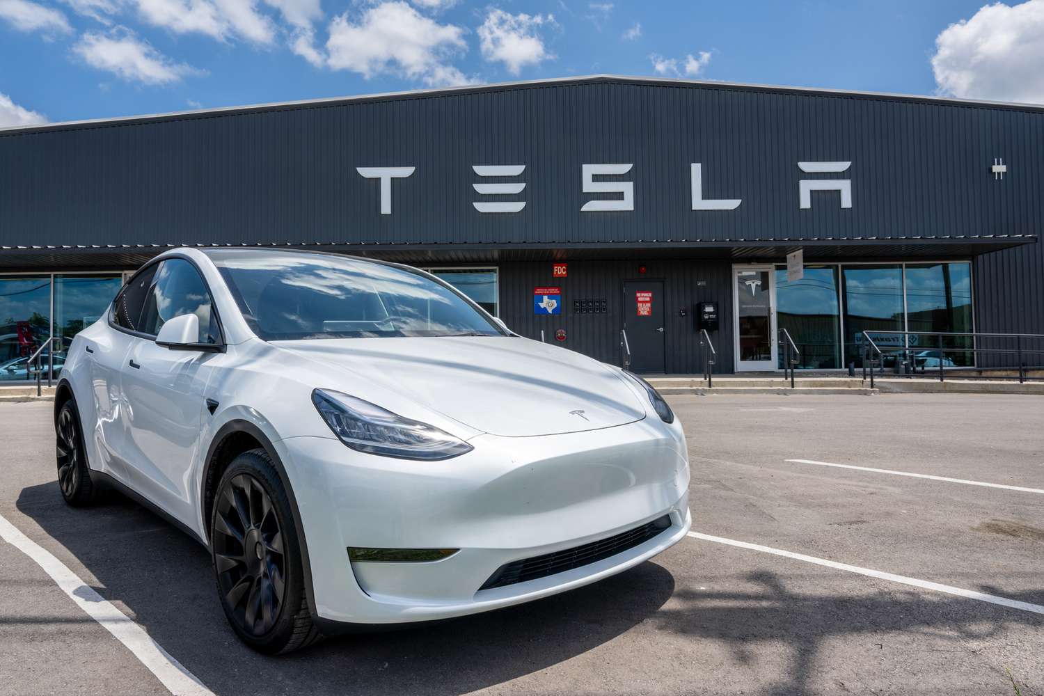Tesla retira 125.000 vehículos por problemas con los cinturones de seguridad