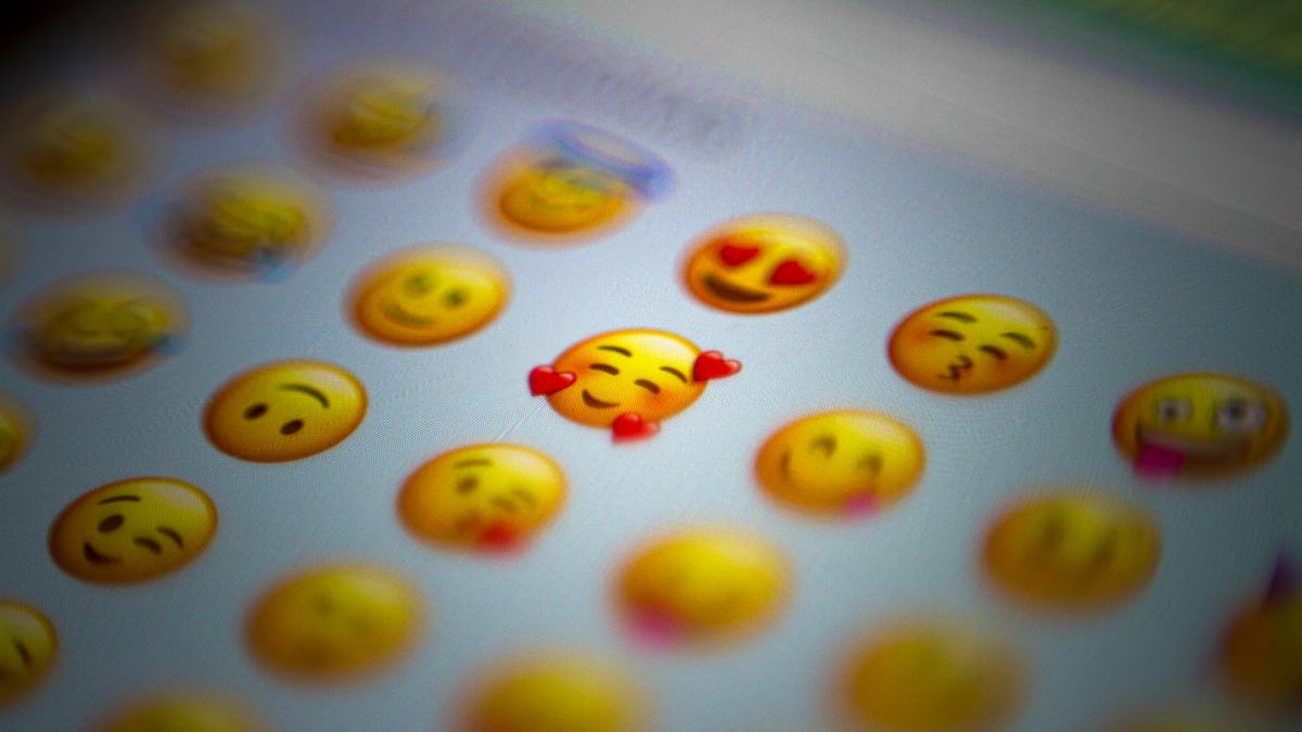 Bloomberg: iOS 18 will allow you to create your own emoji using artificial intelligence