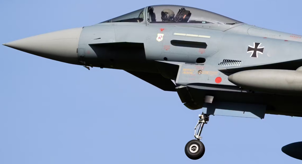 Duits Eurofighter Typhoon-gevechtsvliegtuig beschadigd na botsing met drone