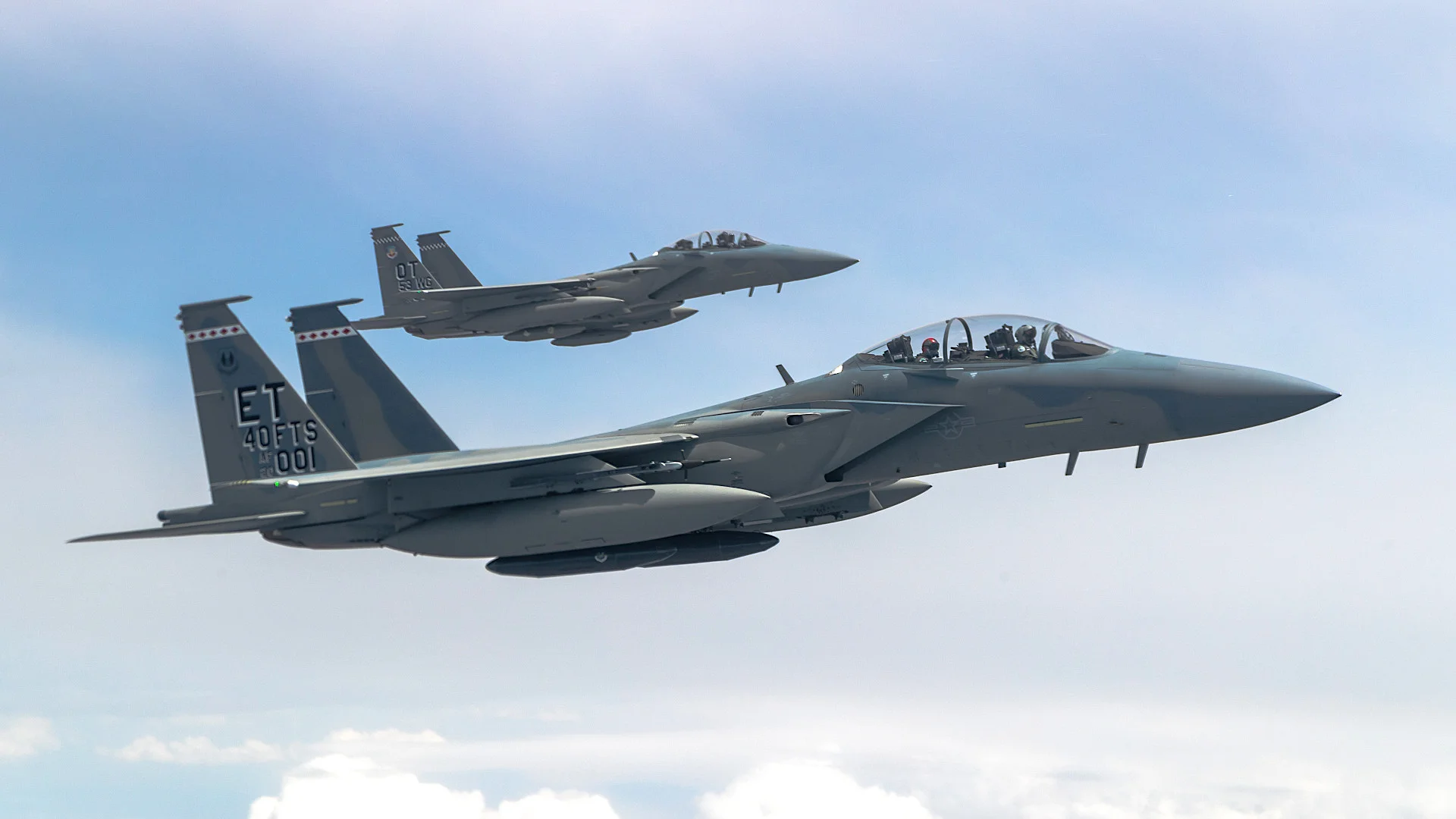 I primi quattro lotti di caccia modernizzati F-15EX Eagle II rimarranno privi di serbatoi esterni per il carburante, ma saranno in grado di trasportare un maggior numero di missili.