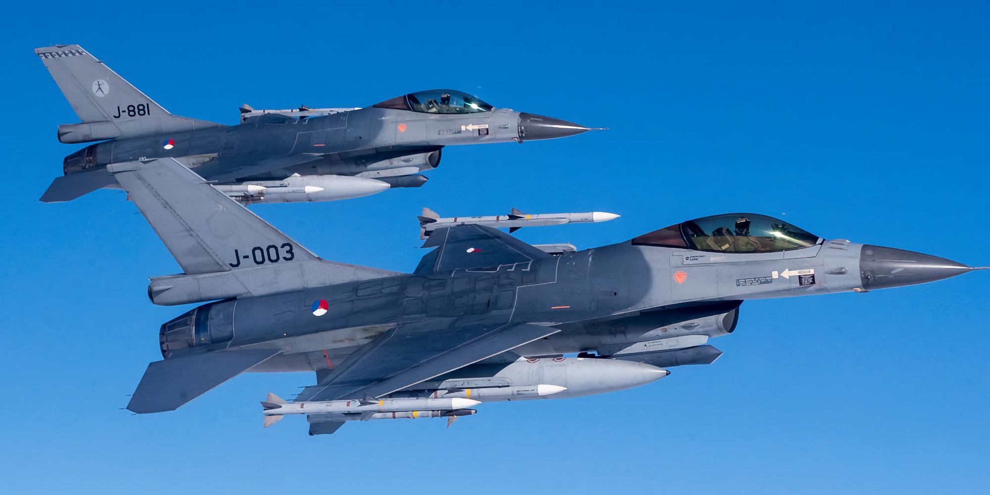Ucrania presenta oficialmente a los Países Bajos una solicitud de cazas F-16 Fighting Falcon