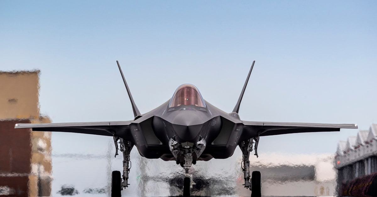 Lockheed Martin хоче цього року підписати контракт на виробництво сотень нових винищувачів п'ятого покоління F-35 Lightning II