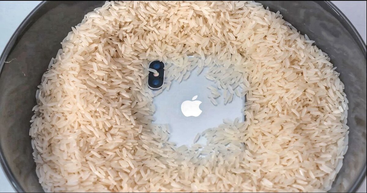 Apple insta a los usuarios a dejar de meter iPhones mojados en arroz