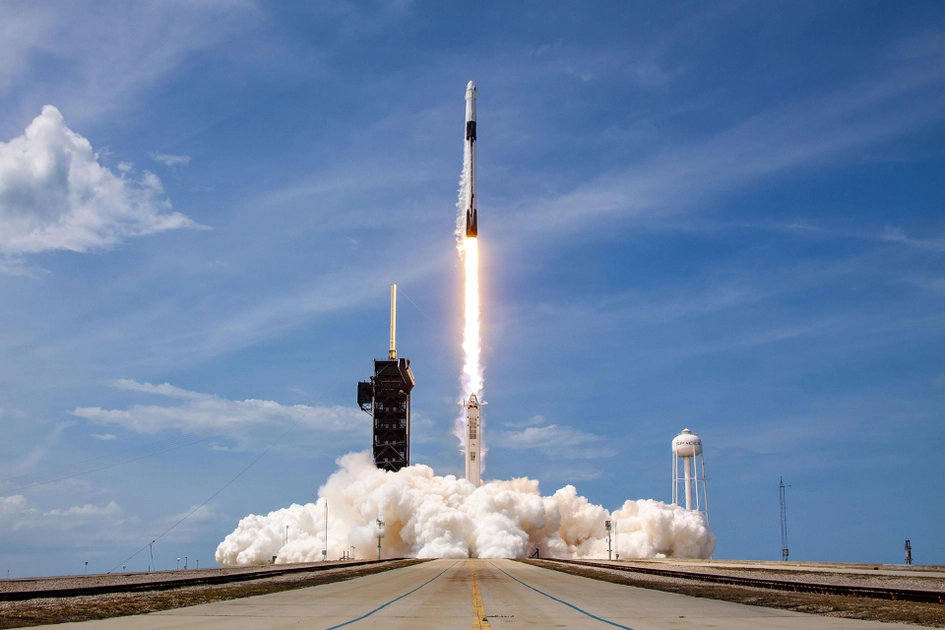 Launch of the Falcon 9 rocket: everything space technology enthusiasts need to know