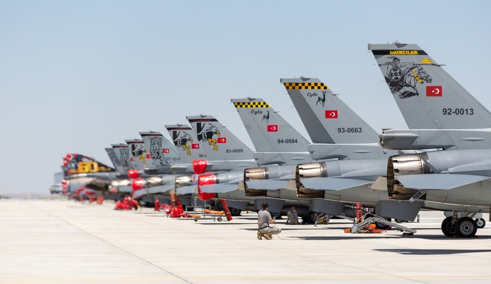 Gli Stati Uniti approveranno la vendita dei più avanzati caccia F-16 Block 70/72 alla Turchia con un contratto del valore di 20 miliardi di dollari.
