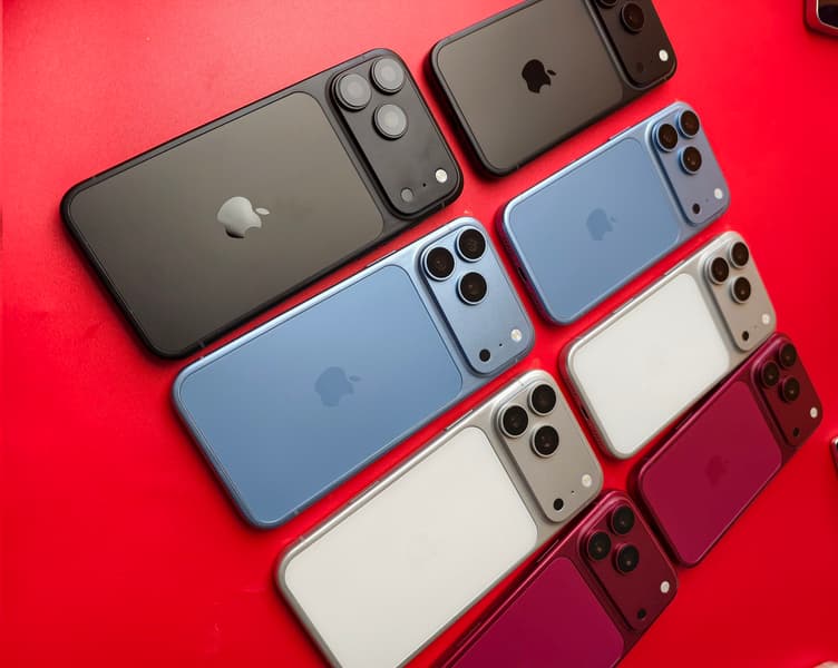 Макеты iPhone 18 Pro в четырех цветах