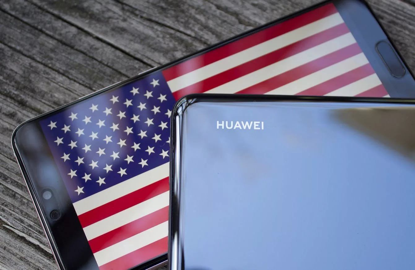 Влада США знову відклала санкції проти Huawei