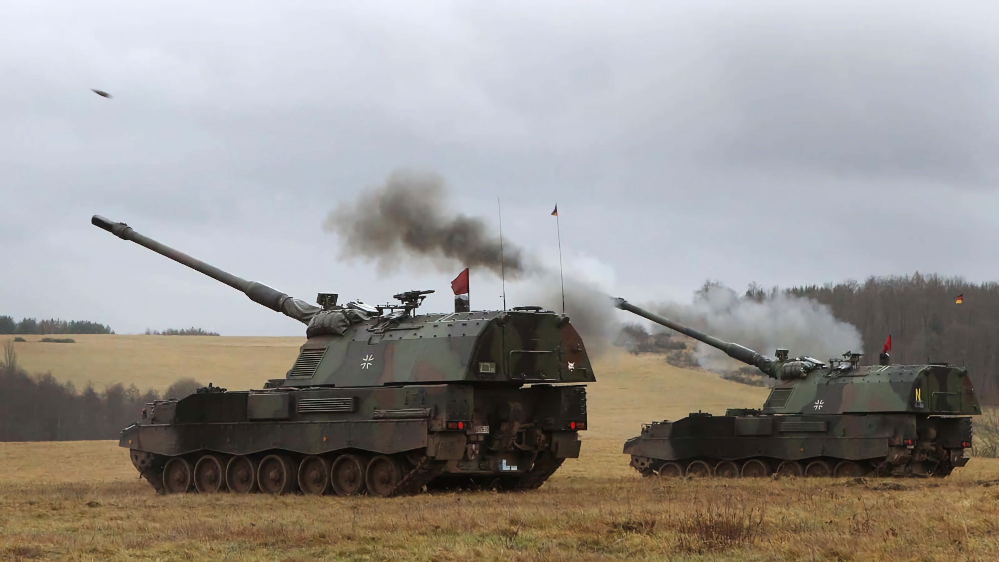 30 Gepard anti-aircraft guns, 14 Panzerhaubitze 2000, 5 MARS II and Iris-T surface-to-air missiles: Germany in 2022 handed over to Ukraine military equipment for 2.24 billion euros