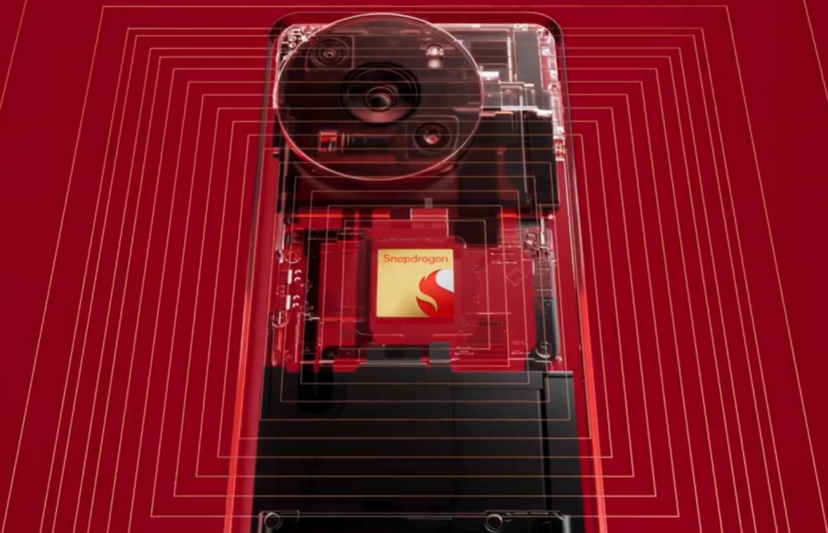 Qualcomm har gitt ut en teaser-video som viser Snapdragon 8 Gen 4-brikken i en smarttelefon som ligner på OnePlus 13