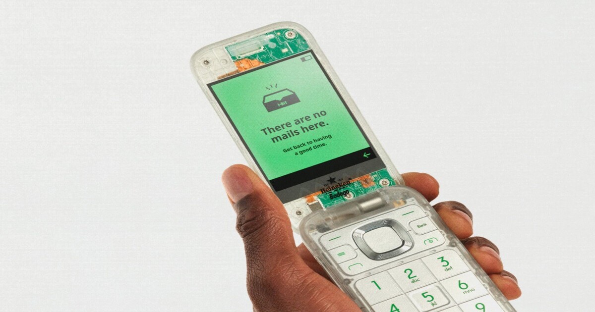 Birra e tecnologia: Heineken presenta il suo telefono cellulare