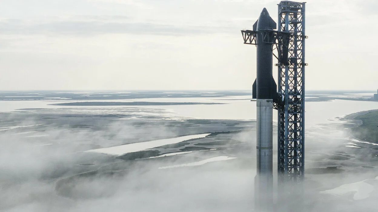 SpaceX schickt Starship zur Startrampe und bereitet sich auf einen historischen Start am 10. April vor
